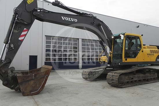 crawler-excavators-1.jpg