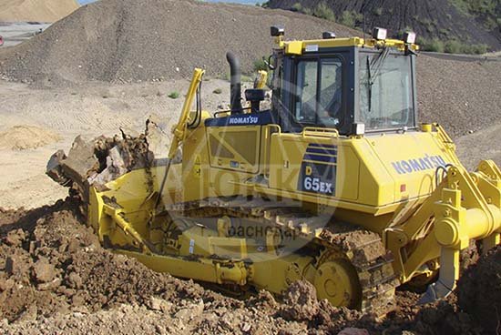 komatsu-d651.jpg
